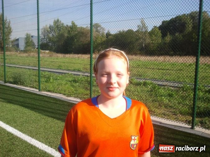 Zdjęcie w galerii na portalu naszraciborz.pl: Futbolistki z Pawłowa mierzą w turniej w stolicy wiadomości z regionu