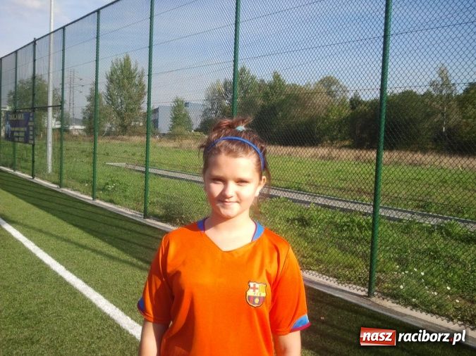 Zdjęcie w galerii na portalu naszraciborz.pl: Futbolistki z Pawłowa mierzą w turniej w stolicy wiadomości z regionu