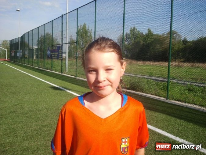 Zdjęcie w galerii na portalu naszraciborz.pl: Futbolistki z Pawłowa mierzą w turniej w stolicy wiadomości z regionu