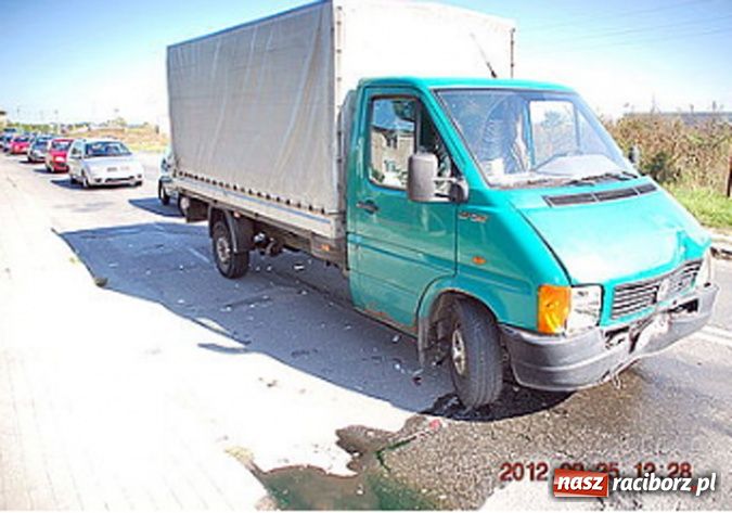 Zdjęcie w galerii na portalu naszraciborz.pl: Kierowca volkswagena uderzył w seicento wiadomości z regionu