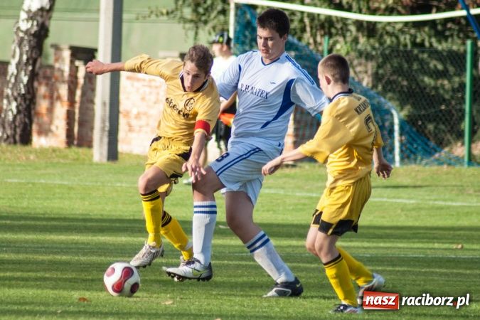 Zdjęcie w galerii na portalu naszraciborz.pl: Mecz na szczycie dla Krzanowic wiadomości z regionu