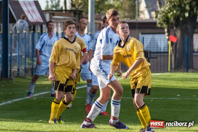 Zdjęcie w galerii na portalu naszraciborz.pl: Mecz na szczycie dla Krzanowic wiadomości z regionu