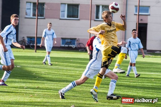 Zdjęcie w galerii na portalu naszraciborz.pl: Mecz na szczycie dla Krzanowic wiadomości z regionu