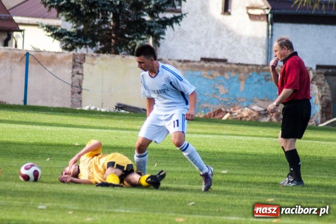 Zdjęcie w galerii na portalu naszraciborz.pl: Mecz na szczycie dla Krzanowic wiadomości z regionu