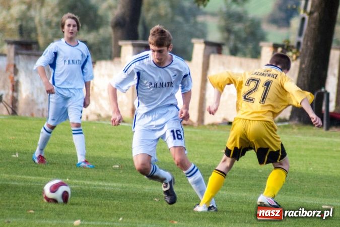 Zdjęcie w galerii na portalu naszraciborz.pl: Mecz na szczycie dla Krzanowic wiadomości z regionu