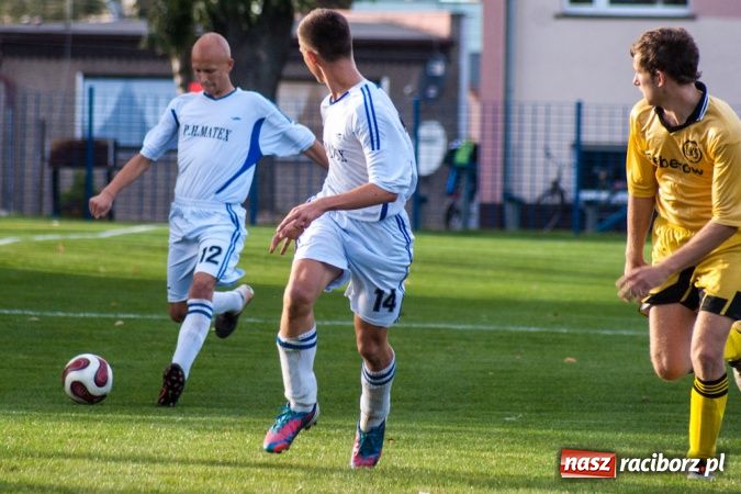 Zdjęcie w galerii na portalu naszraciborz.pl: Mecz na szczycie dla Krzanowic wiadomości z regionu