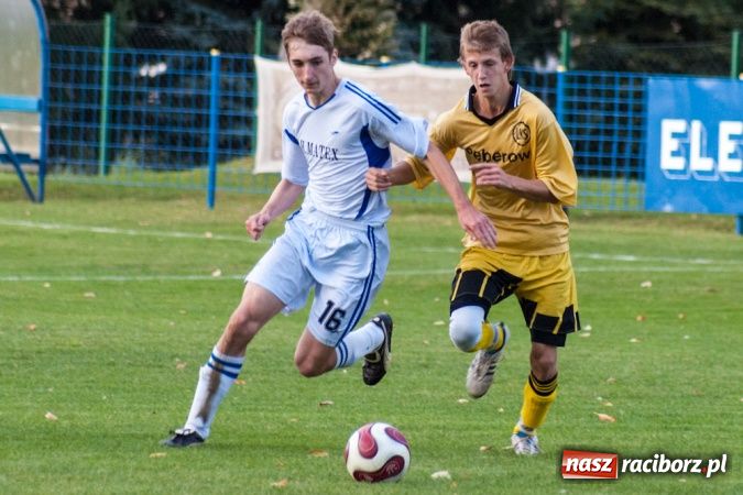 Zdjęcie w galerii na portalu naszraciborz.pl: Mecz na szczycie dla Krzanowic wiadomości z regionu