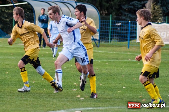 Zdjęcie w galerii na portalu naszraciborz.pl: Mecz na szczycie dla Krzanowic wiadomości z regionu