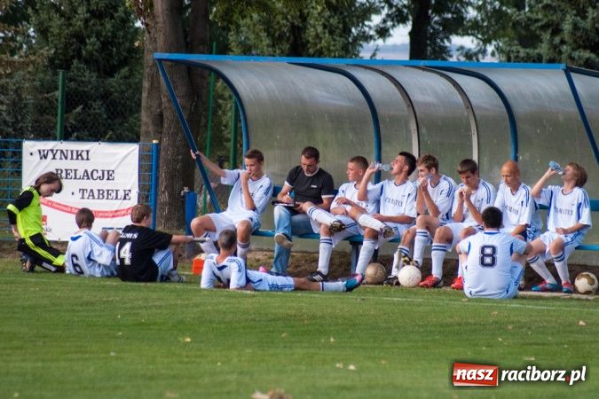 Zdjęcie w galerii na portalu naszraciborz.pl: Mecz na szczycie dla Krzanowic wiadomości z regionu