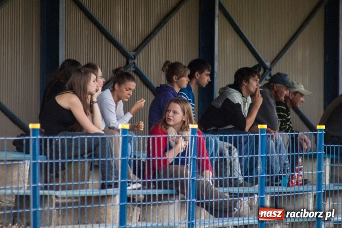 Zdjęcie w galerii na portalu naszraciborz.pl: Mecz na szczycie dla Krzanowic wiadomości z regionu