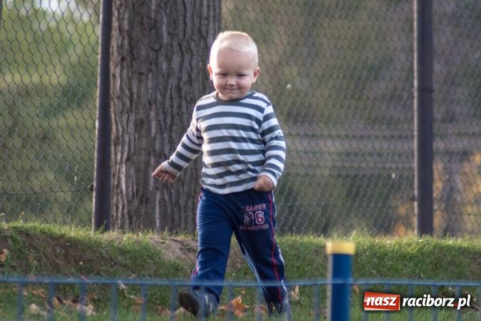 Zdjęcie w galerii na portalu naszraciborz.pl: Mecz na szczycie dla Krzanowic wiadomości z regionu