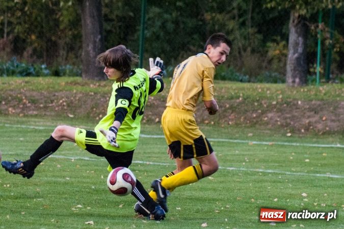 Zdjęcie w galerii na portalu naszraciborz.pl: Mecz na szczycie dla Krzanowic wiadomości z regionu
