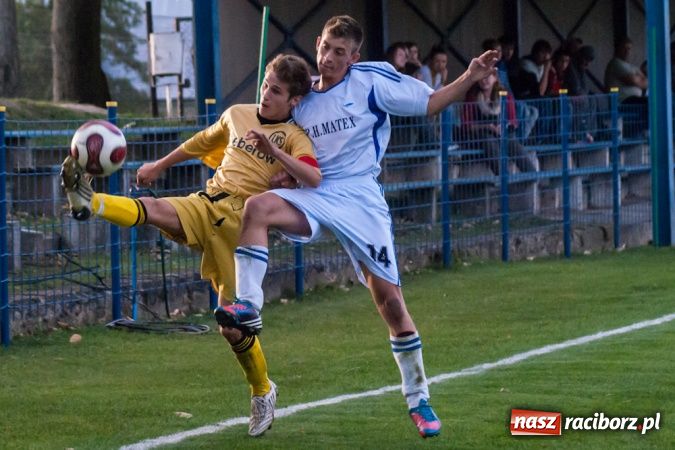 Zdjęcie w galerii na portalu naszraciborz.pl: Mecz na szczycie dla Krzanowic wiadomości z regionu