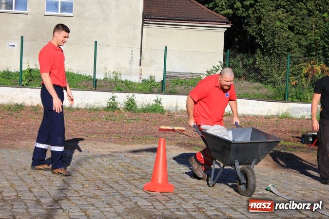 Zdjęcie w galerii na portalu naszraciborz.pl: Ratownicy udzielali pomocy 4-latkowi wiadomości z regionu