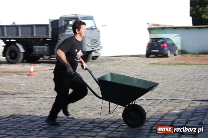 Zdjęcie w galerii na portalu naszraciborz.pl: Ratownicy udzielali pomocy 4-latkowi wiadomości z regionu