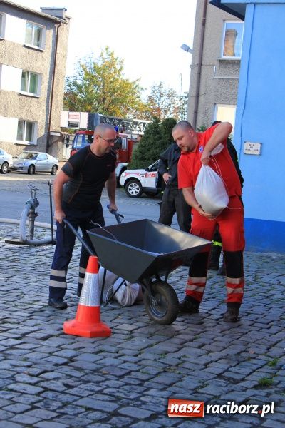 Zdjęcie w galerii na portalu naszraciborz.pl: Ratownicy udzielali pomocy 4-latkowi wiadomości z regionu