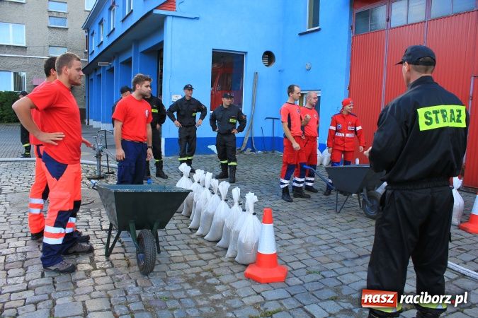 Zdjęcie w galerii na portalu naszraciborz.pl: Ratownicy udzielali pomocy 4-latkowi wiadomości z regionu
