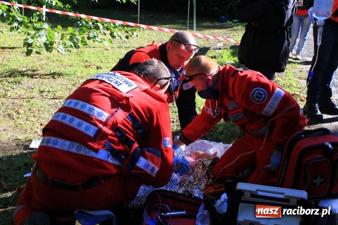 Zdjęcie w galerii na portalu naszraciborz.pl: Ratownicy udzielali pomocy 4-latkowi wiadomości z regionu