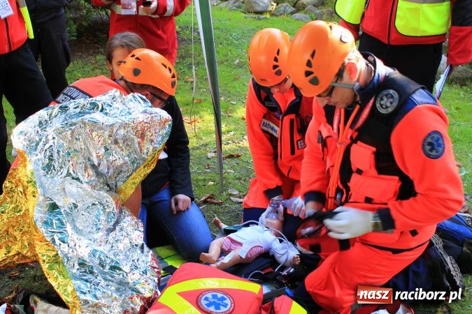 Zdjęcie w galerii na portalu naszraciborz.pl: Ratownicy udzielali pomocy 4-latkowi wiadomości z regionu