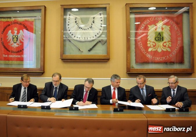 Zdjęcie w galerii na portalu naszraciborz.pl: Raciborski SGL współtworzy międzynarodowe centrum naukowe na AGH w Krakowie wiadomości z regionu