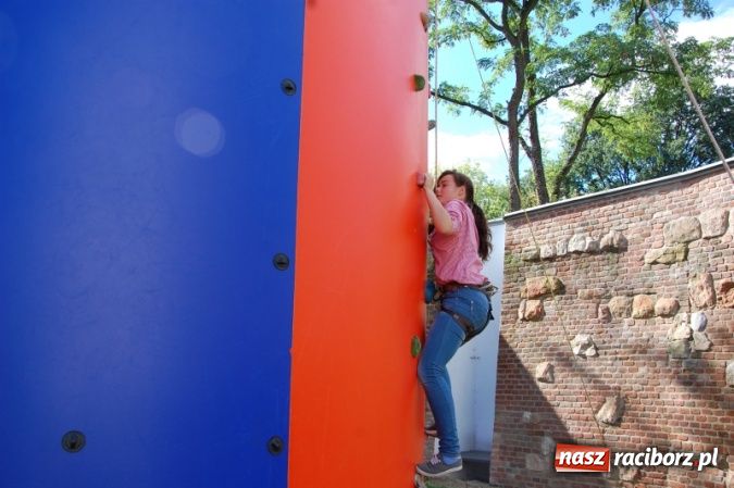 Zdjęcie w galerii na portalu naszraciborz.pl: Szlakiem husarii z metą na zamku wiadomości z regionu