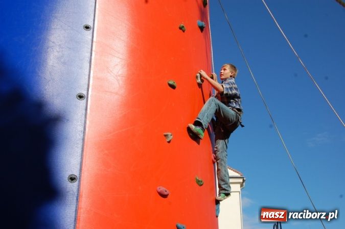 Zdjęcie w galerii na portalu naszraciborz.pl: Szlakiem husarii z metą na zamku wiadomości z regionu