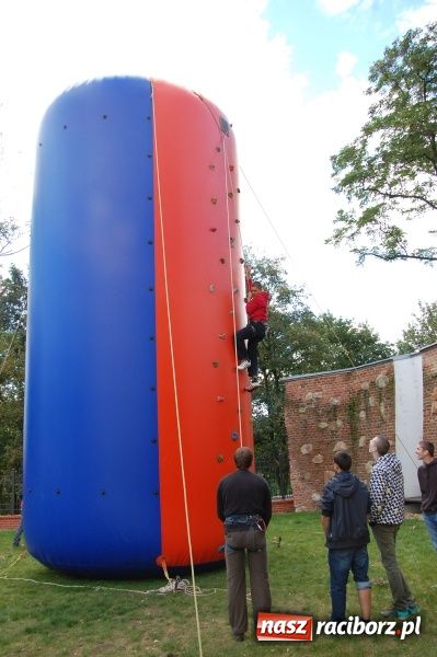 Zdjęcie w galerii na portalu naszraciborz.pl: Szlakiem husarii z metą na zamku wiadomości z regionu