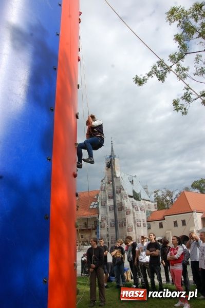 Zdjęcie w galerii na portalu naszraciborz.pl: Szlakiem husarii z metą na zamku wiadomości z regionu