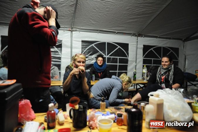 Zdjęcie w galerii na portalu naszraciborz.pl: Wypadek busa na Urbanku. Ratownicy w akcji wiadomości z regionu