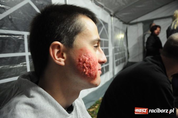 Zdjęcie w galerii na portalu naszraciborz.pl: Wypadek busa na Urbanku. Ratownicy w akcji wiadomości z regionu