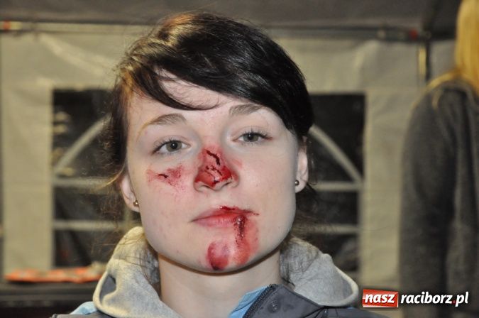 Zdjęcie w galerii na portalu naszraciborz.pl: Wypadek busa na Urbanku. Ratownicy w akcji wiadomości z regionu