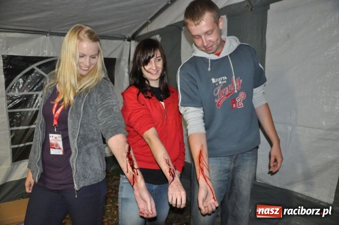 Zdjęcie w galerii na portalu naszraciborz.pl: Wypadek busa na Urbanku. Ratownicy w akcji wiadomości z regionu