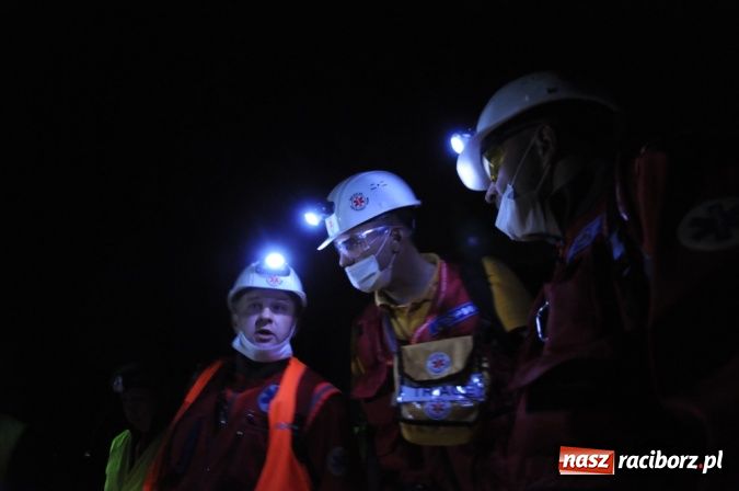 Zdjęcie w galerii na portalu naszraciborz.pl: Wypadek busa na Urbanku. Ratownicy w akcji wiadomości z regionu