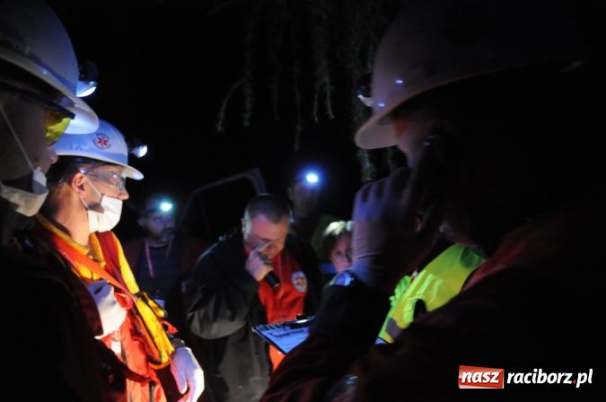Zdjęcie w galerii na portalu naszraciborz.pl: Wypadek busa na Urbanku. Ratownicy w akcji wiadomości z regionu
