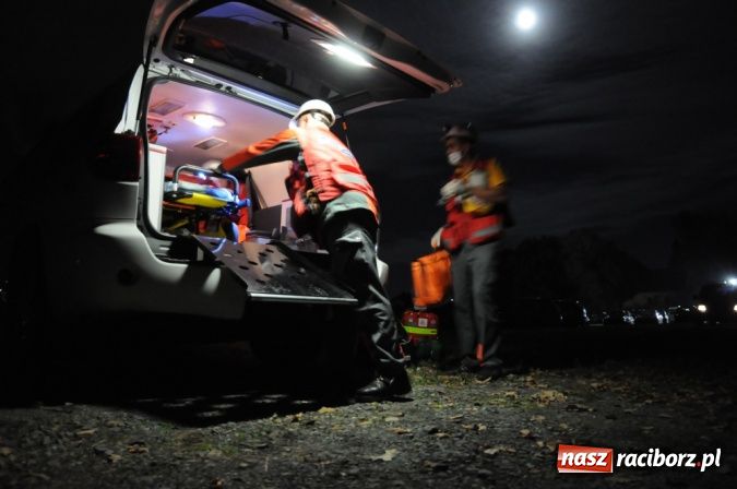 Zdjęcie w galerii na portalu naszraciborz.pl: Wypadek busa na Urbanku. Ratownicy w akcji wiadomości z regionu
