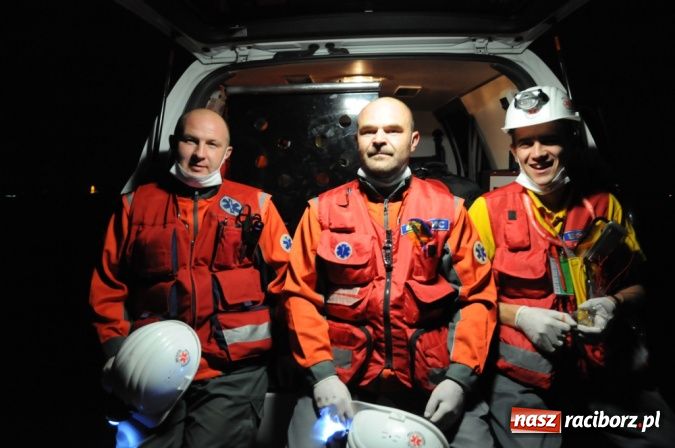 Zdjęcie w galerii na portalu naszraciborz.pl: Wypadek busa na Urbanku. Ratownicy w akcji wiadomości z regionu