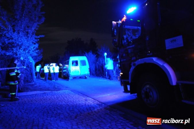 Zdjęcie w galerii na portalu naszraciborz.pl: Wypadek busa na Urbanku. Ratownicy w akcji wiadomości z regionu