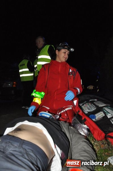 Zdjęcie w galerii na portalu naszraciborz.pl: Wypadek busa na Urbanku. Ratownicy w akcji wiadomości z regionu