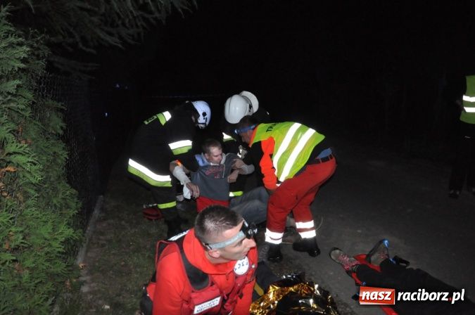 Zdjęcie w galerii na portalu naszraciborz.pl: Wypadek busa na Urbanku. Ratownicy w akcji wiadomości z regionu