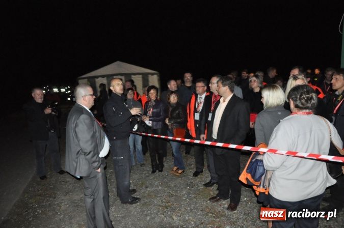 Zdjęcie w galerii na portalu naszraciborz.pl: Wypadek busa na Urbanku. Ratownicy w akcji wiadomości z regionu