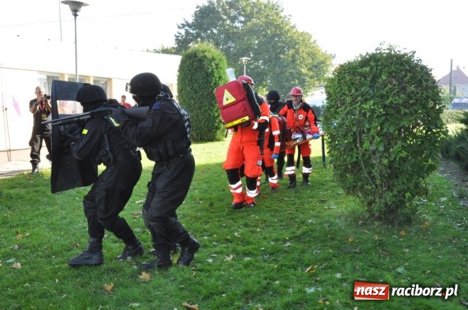 Zdjęcie w galerii na portalu naszraciborz.pl: Przedszkole w Raciborzu opanował groźny terrorysta. W Rudniku poważny wypadek wiadomości z regionu