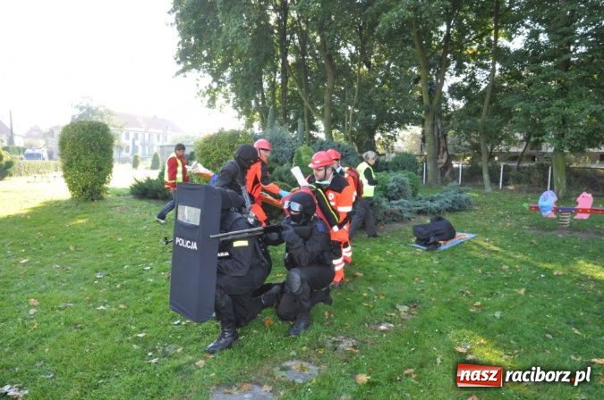 Zdjęcie w galerii na portalu naszraciborz.pl: Przedszkole w Raciborzu opanował groźny terrorysta. W Rudniku poważny wypadek wiadomości z regionu