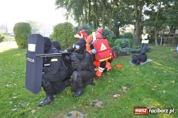 Zdjęcie w galerii na portalu naszraciborz.pl: Przedszkole w Raciborzu opanował groźny terrorysta. W Rudniku poważny wypadek wiadomości z regionu