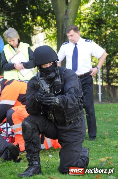 Zdjęcie w galerii na portalu naszraciborz.pl: Przedszkole w Raciborzu opanował groźny terrorysta. W Rudniku poważny wypadek wiadomości z regionu
