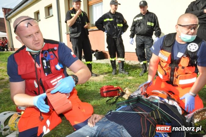 Zdjęcie w galerii na portalu naszraciborz.pl: Przedszkole w Raciborzu opanował groźny terrorysta. W Rudniku poważny wypadek wiadomości z regionu