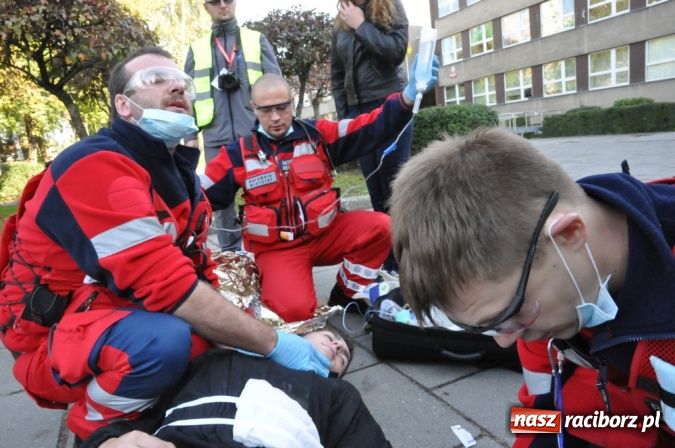 Zdjęcie w galerii na portalu naszraciborz.pl: Przedszkole w Raciborzu opanował groźny terrorysta. W Rudniku poważny wypadek wiadomości z regionu
