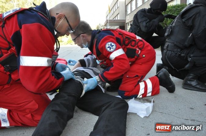 Zdjęcie w galerii na portalu naszraciborz.pl: Przedszkole w Raciborzu opanował groźny terrorysta. W Rudniku poważny wypadek wiadomości z regionu