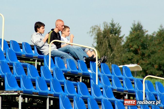 Zdjęcie w galerii na portalu naszraciborz.pl: Podział punktów w juniorskich derbach wiadomości z regionu