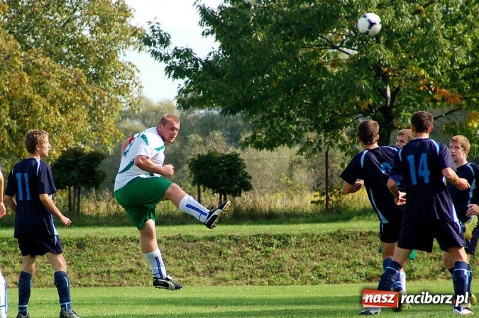 Zdjęcie w galerii na portalu naszraciborz.pl: Podział punktów w juniorskich derbach wiadomości z regionu