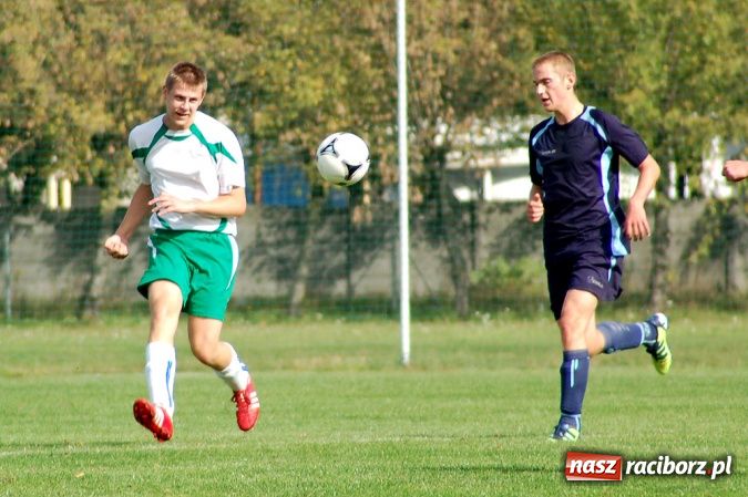 Zdjęcie w galerii na portalu naszraciborz.pl: Podział punktów w juniorskich derbach wiadomości z regionu